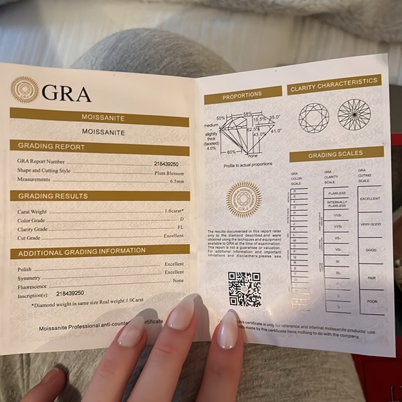 Moissanite heart necklace - Picture 2 of 3